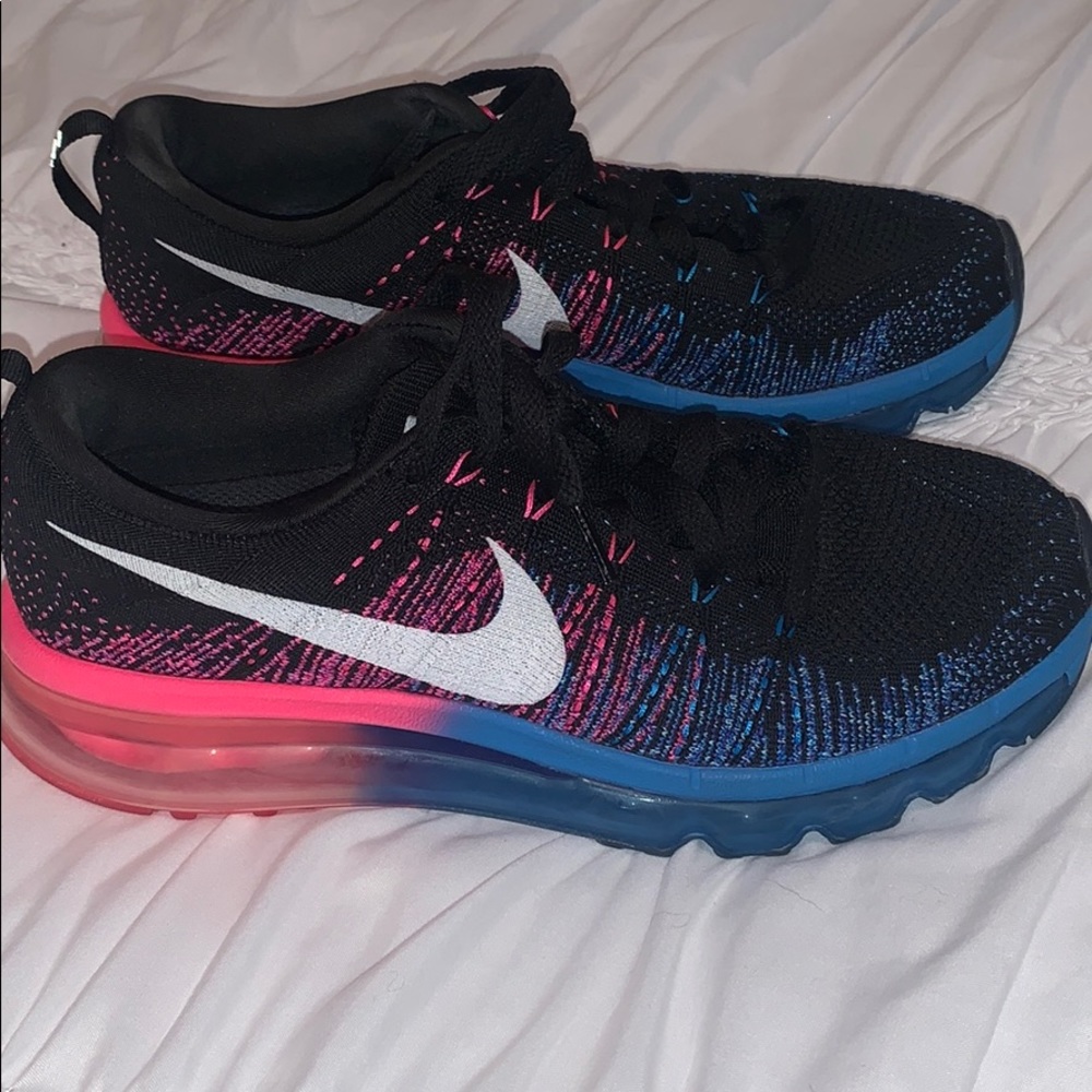 Nike Flyknit Max